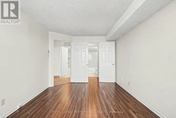402 - 1440 HERON ROAD, Ottawa, Ontario K1V0X2
