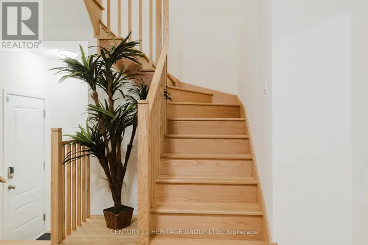 56 RUMI COURT, Vaughan (Patterson), Ontario L6A4B3