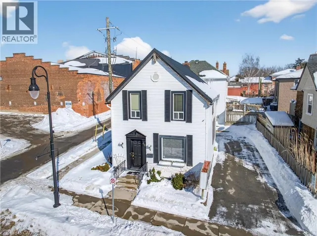 48 CARLISLE Street, St. Catharines, Ontario L2R4H4