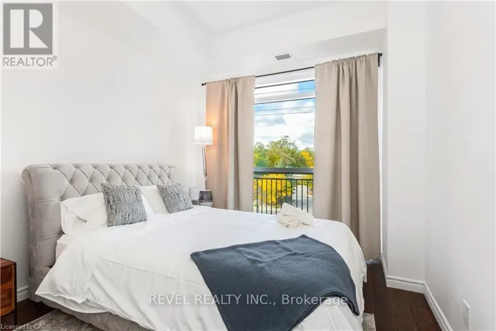 3 - 34 PLAINS ROAD E, Burlington (LaSalle), Ontario L7T0B9