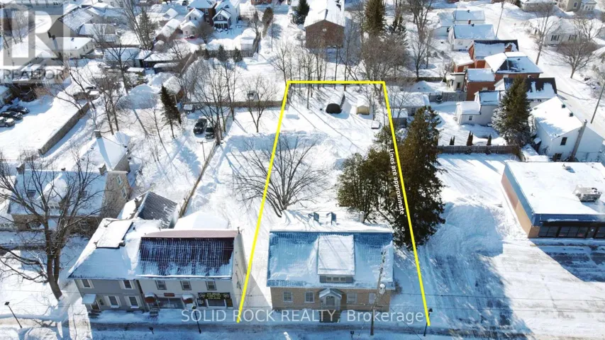 28 WILSON STREET W, Perth, Ontario K7H2M9