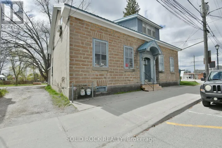 28 WILSON STREET W, Perth, Ontario K7H2M9