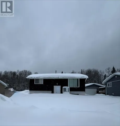 108 Highland CRES, Nakina, Ontario P0T2H0