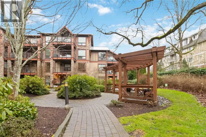 112 4529 West Saanich Rd, Saanich, British Columbia V8Z3G3