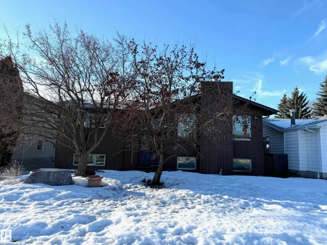 7515 10 AV NW, Edmonton, Alberta T6K2T8