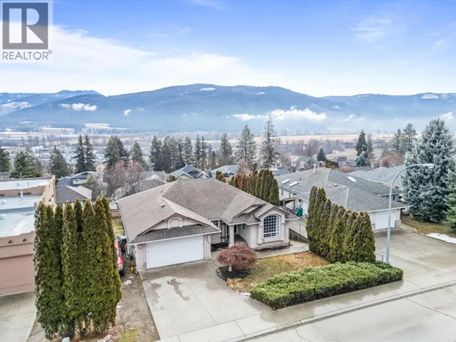 1997 Mountain View Avenue, Lumby, British Columbia V0E2G0