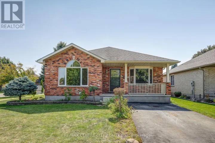 26 SIFTON DRIVE, St. Thomas, Ontario N5R6C7