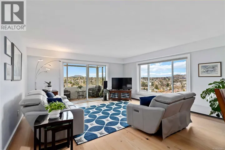 501 2920 Cook St, Victoria, British Columbia V8T3S7