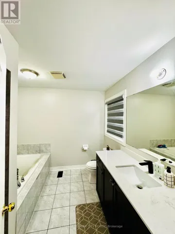 UPPER - 25 WINDFLOWER ROAD, Brampton (Northwest Sandalwood Parkway), Ontario L7A0M1