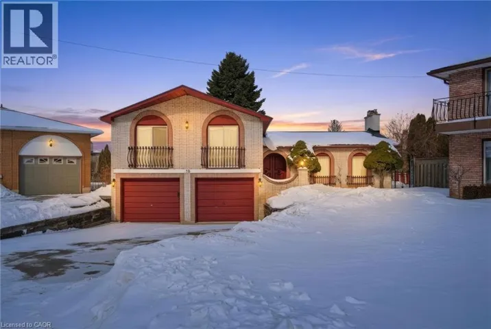 16 HARVARD Place, Hamilton, Ontario L9B1S2