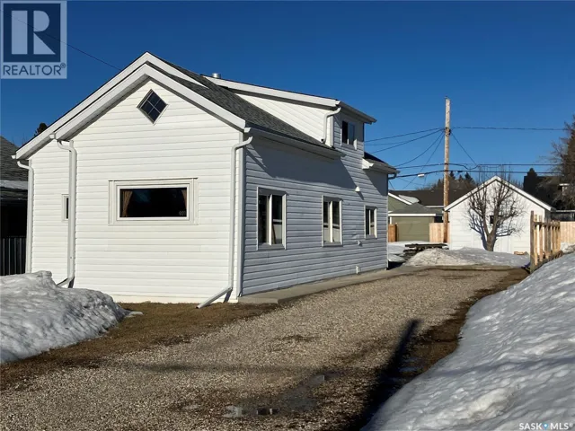 901 2nd STREET W, Nipawin, Saskatchewan S0E1E0