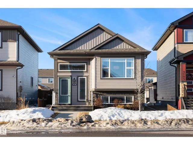 9211 COOPER CR SW, Edmonton, Alberta T6W3L1