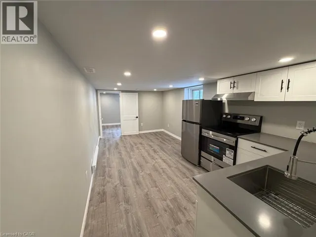 169 OTTAWA Street Unit# 3, Hamilton, Ontario L8K2E5