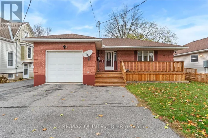 16 MAPLE AVENUE, Prince Edward County (Picton Ward), Ontario K0K2T0