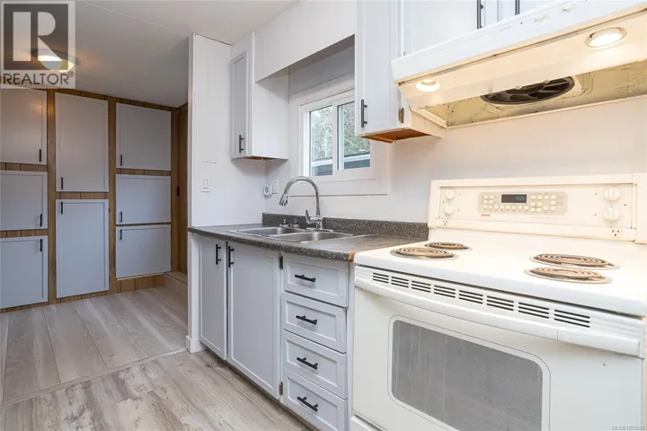2 161 Horne Lake Rd, Qualicum Beach, British Columbia V9K1T9
