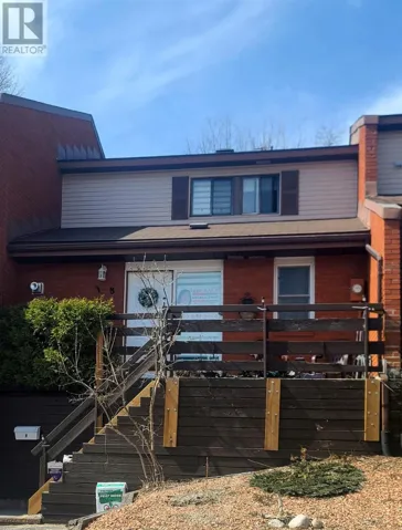 8 Capital PL, Elliot Lake, Ontario P5A1P8