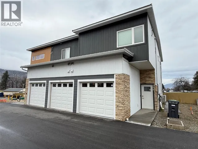937 SPILLWAY Road Unit# 204, Oliver, British Columbia V0H1T8
