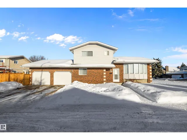 9804 156 AV NW, Edmonton, Alberta T5X4G8
