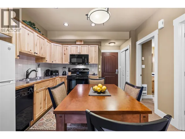 16310 WOOLGAR Road Unit# 1/4 Share of 220, Crawford Bay, British Columbia V0B1E0