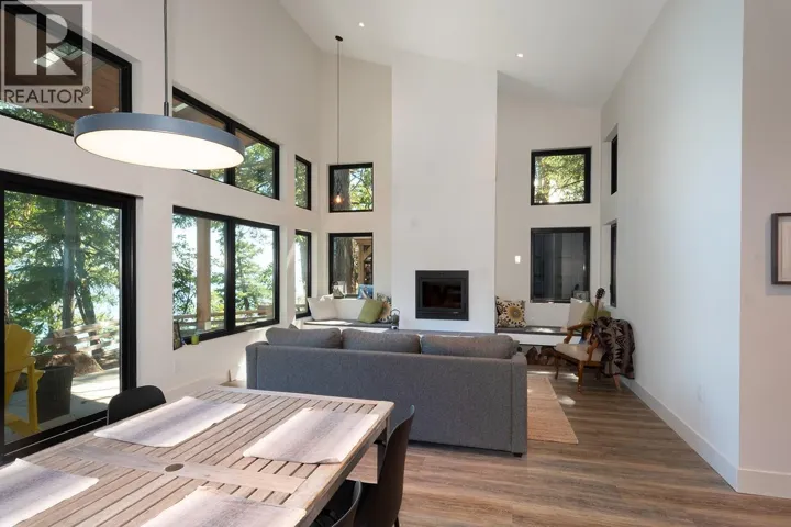 1505 WILLIAMS ROAD, Bowen Island, British Columbia V0N1G1