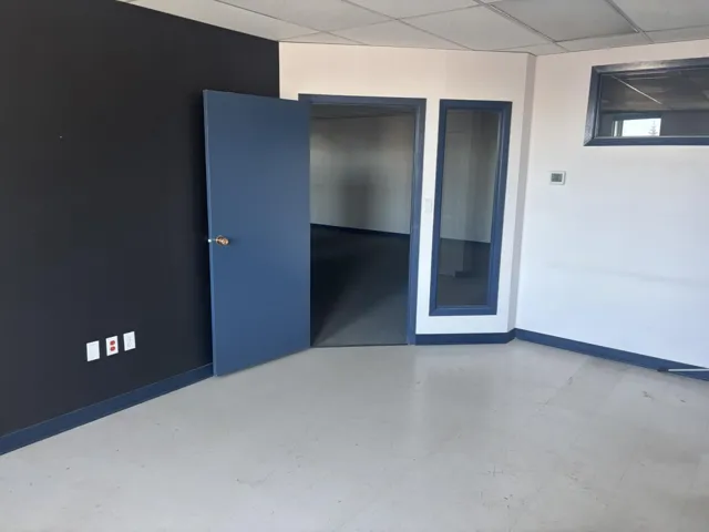 12122 163 St NW, Edmonton, Alberta T5V1H4