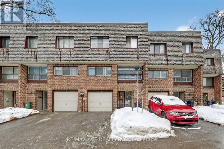 6 - 72 CASTLEBURY CRESCENT, Toronto (Bayview Woods-Steeles), Ontario M2H1W8