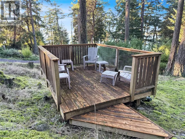 1609 Schooner Way, Pender Island, British Columbia V0N2M2