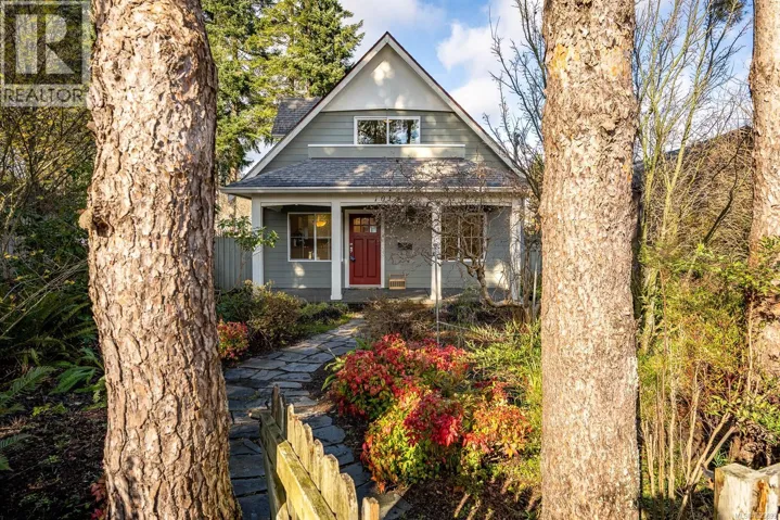 1013 5th St, Courtenay, British Columbia V9N1L3