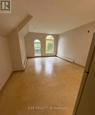 204 - 25 WINNIETT STREET, Woodstock (Woodstock - North), Ontario N4S5Z4