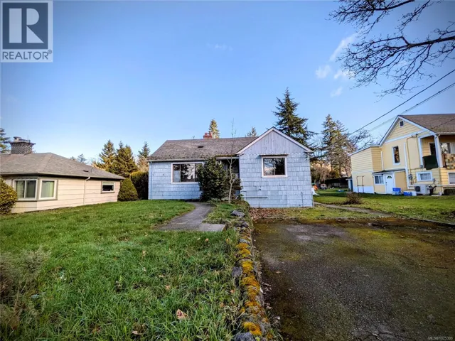 3661 Craigmillar Ave, Saanich, British Columbia V8P3H2