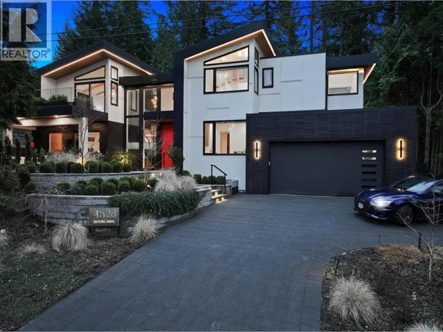 4528 SKYLINE DRIVE, North Vancouver, British Columbia V7R3H1
