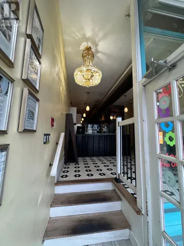 2066 QUEEN STREET E, Toronto (The Beaches), Ontario M4E1C9