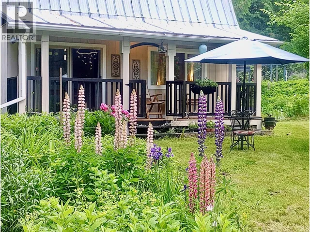 7812 6 Highway, Fauquier, British Columbia V0G1K0