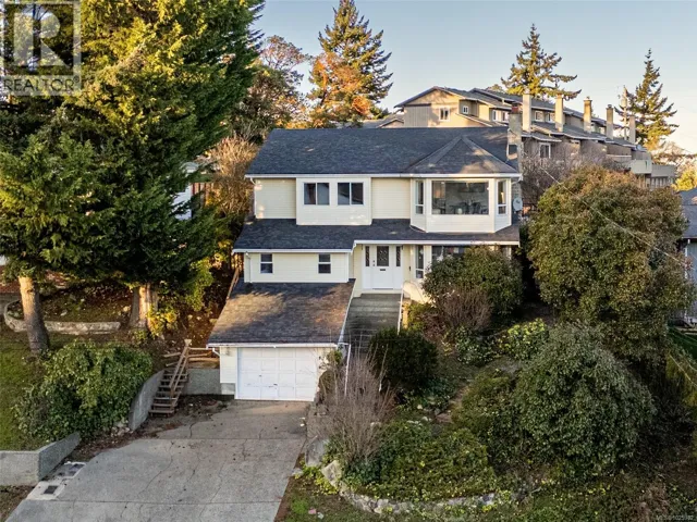 628 Cairndale Rd, Colwood, British Columbia V9C2R2