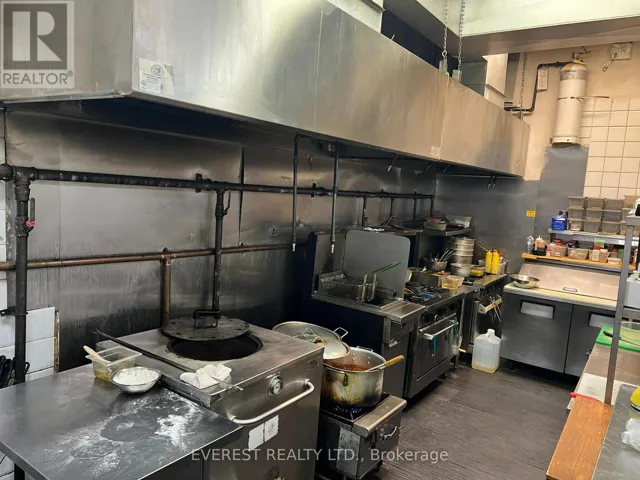 114 BROCK STREET S, Whitby (Downtown Whitby), Ontario L1N4J8