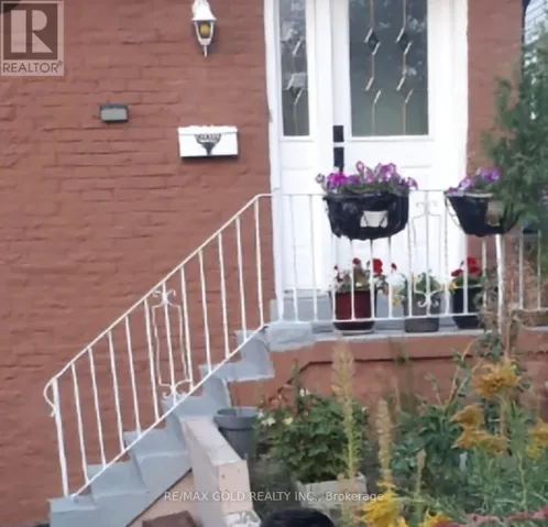 6387 CHAUMONT CRESCENT, Mississauga (Meadowvale), Ontario L5N2M7