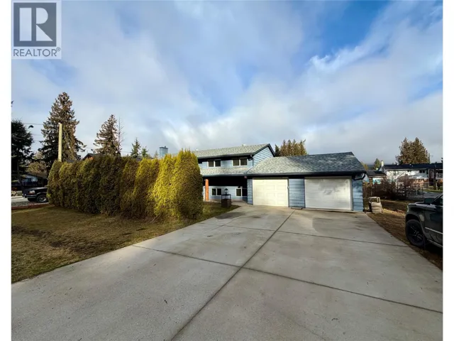 606 Spruce Street, Sicamous, British Columbia V0E2V0