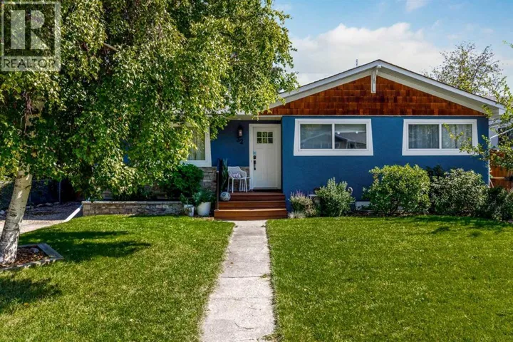 32 Sinclair Crescent SW, Calgary, Alberta T2W0L7