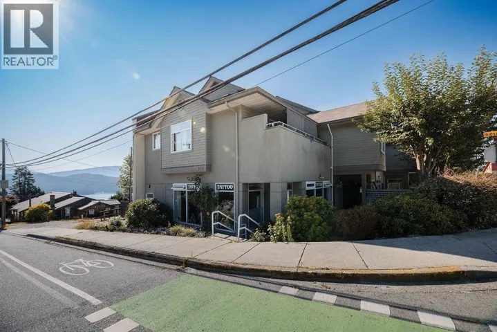 102 703 GIBSONS WAY, Gibsons, British Columbia V0N1V9