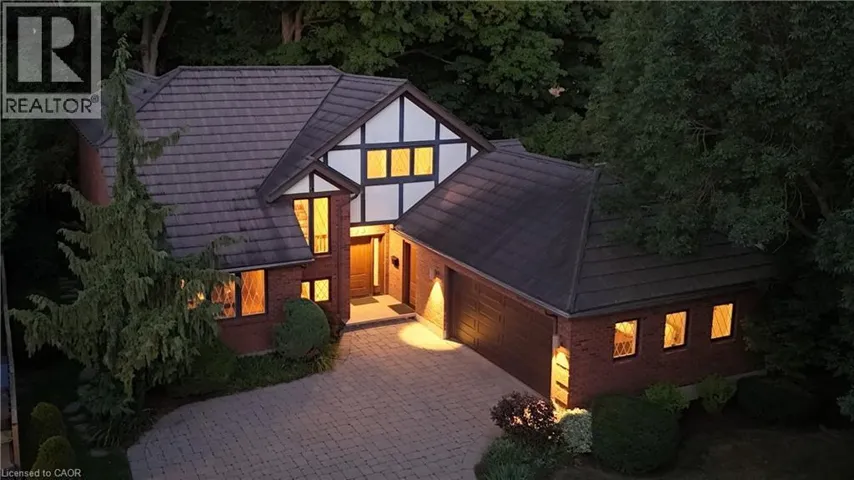 33 WALNUT Drive, Guelph, Ontario N1E4B4