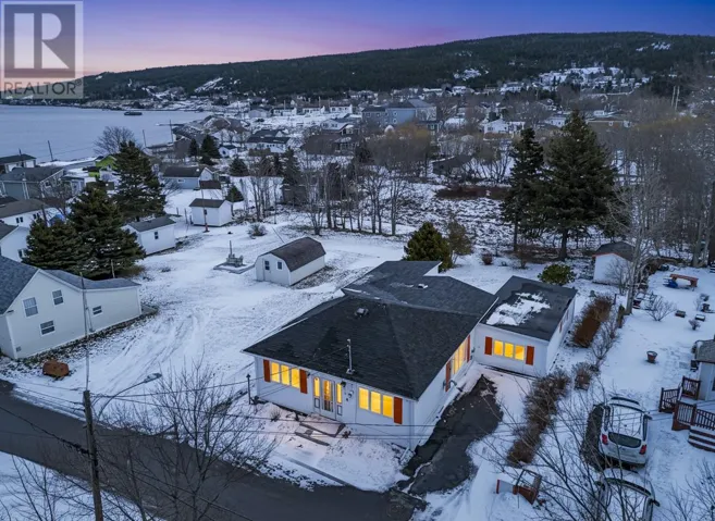 5 Butt's Avenue, Carbonear, Newfoundland & Labrador A1Y1A3