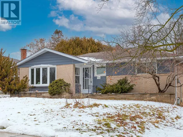 195 PARKVIEW CRESCENT, Newmarket (Central Newmarket), Ontario L3Y2C9