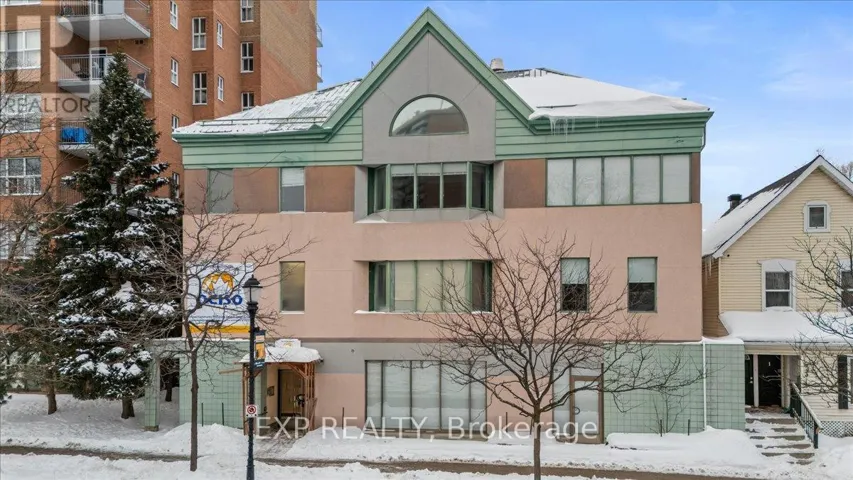 945 WELLINGTON STREET, Ottawa, Ontario K1Y2X5