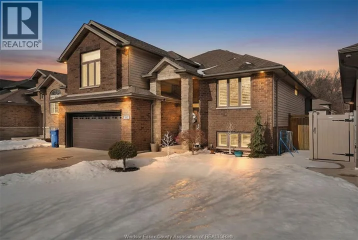 695 DUNN, LaSalle, Ontario N9J1X4