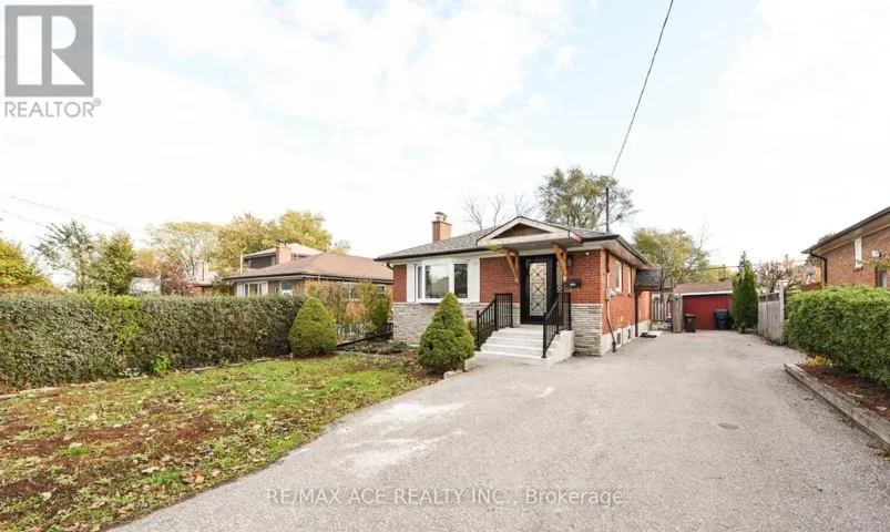 7 ELLIE DRIVE, Toronto (Woburn), Ontario M1G2G8