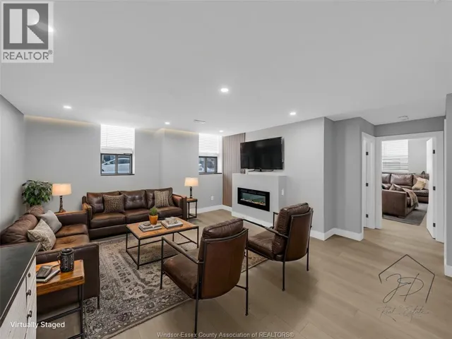 3177 Riverside DRIVE East Unit# 105, Windsor, Ontario N8Y1A5