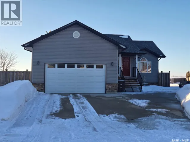 8 Main BAY, Muenster, Saskatchewan S0K2Y0