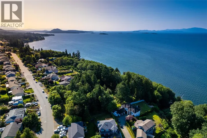 6210 Icarus Dr, Nanaimo, British Columbia V9V1B8