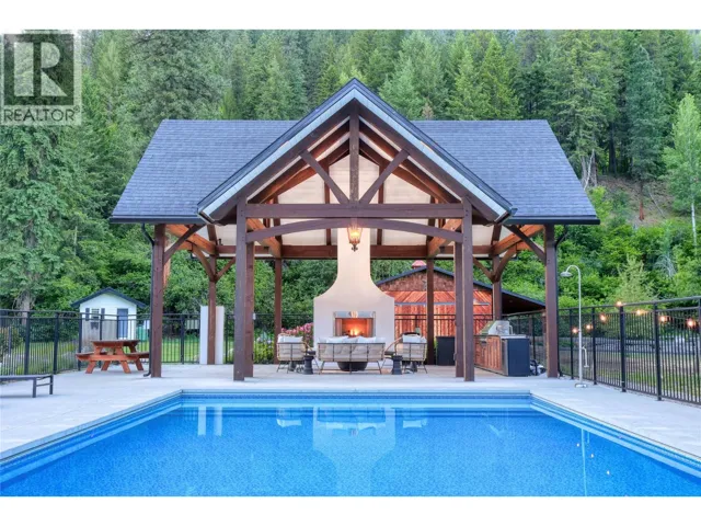 3290 Little Slocan South Road, Winlaw, British Columbia V0G2J0