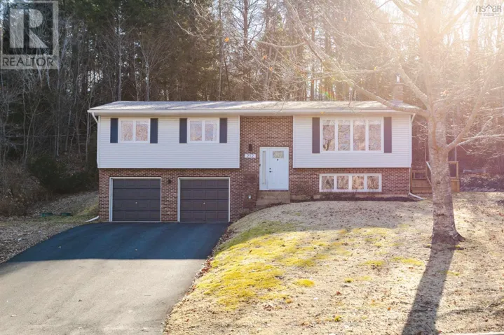 212 Howe Avenue, Fall River, Nova Scotia B2T1H7